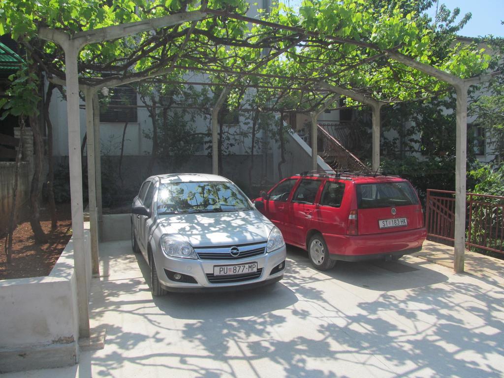 Apartment Artusi Πούλα Δωμάτιο φωτογραφία
