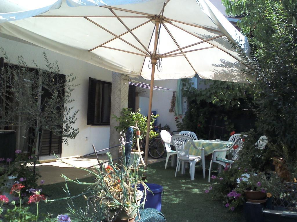 Apartment Artusi Πούλα Δωμάτιο φωτογραφία